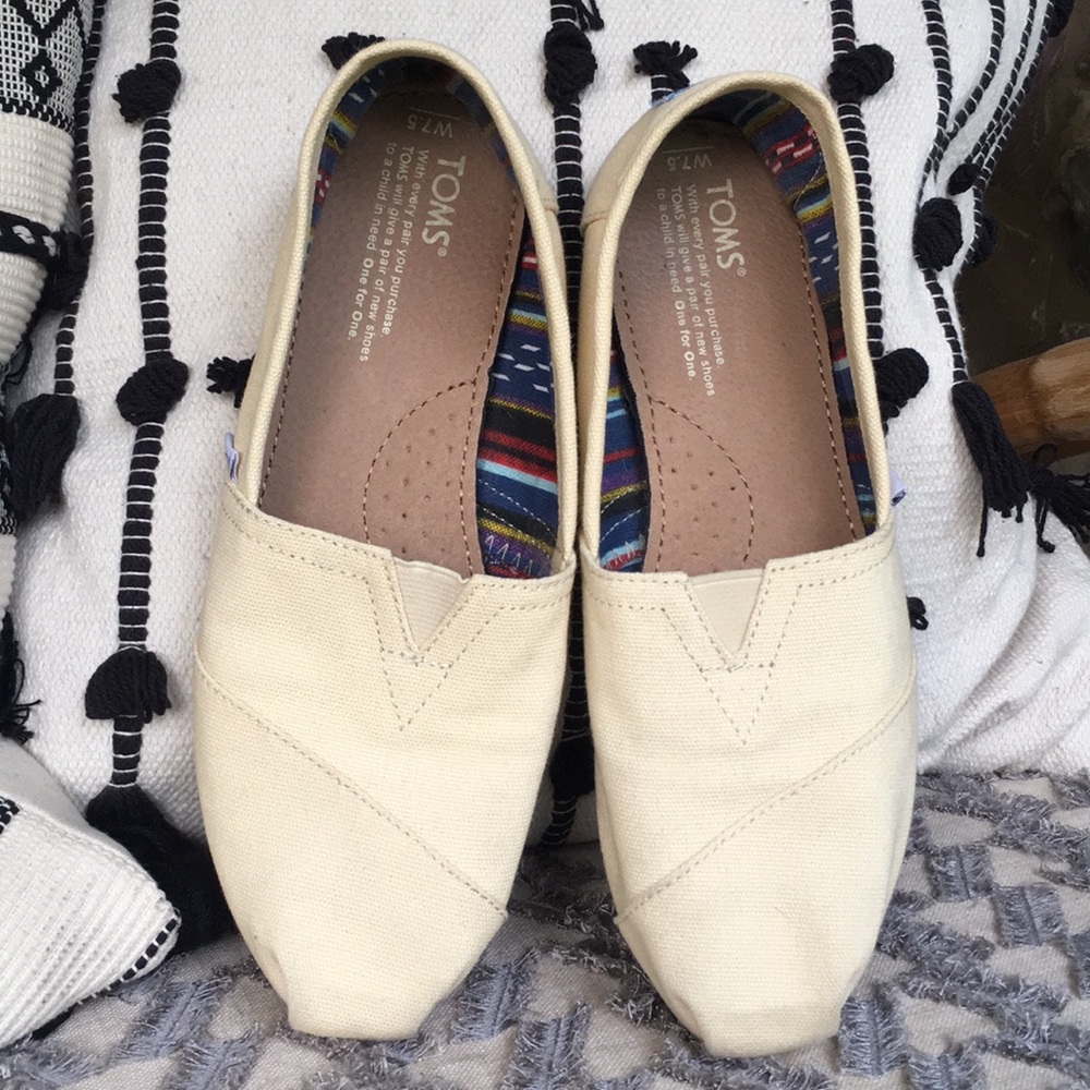 Toms canvas shoes